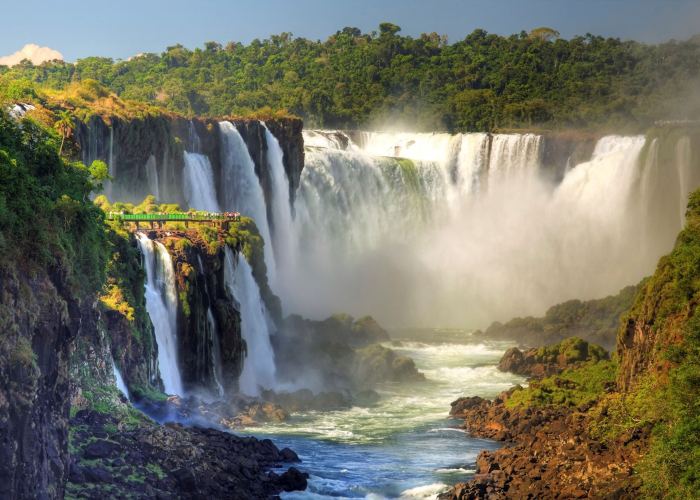 Air Terjun Iguazu Keajaiban Alam Amerika Selatan