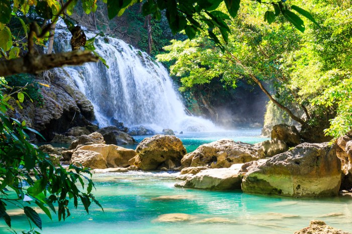 Jelajahi Pesona Air Terjun Lapopu