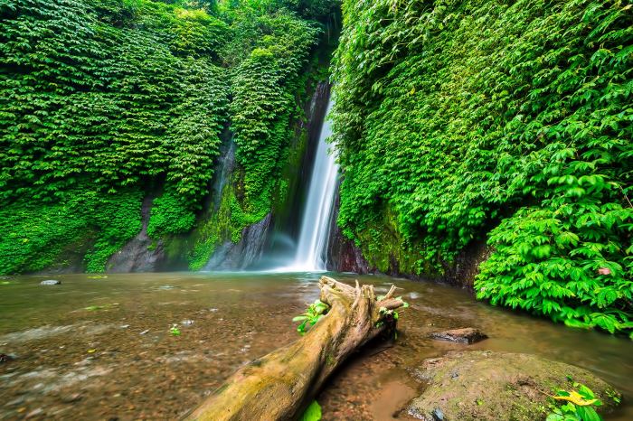 Air terjun melanting