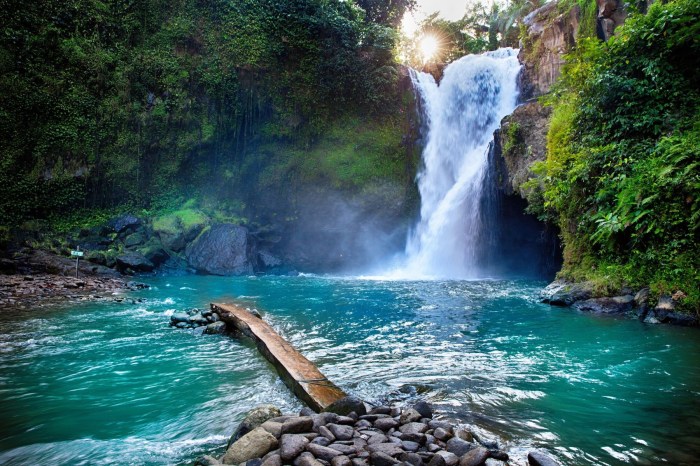 Gianyar waterfall tegenungan indonesia sukawati ubud kemenuh