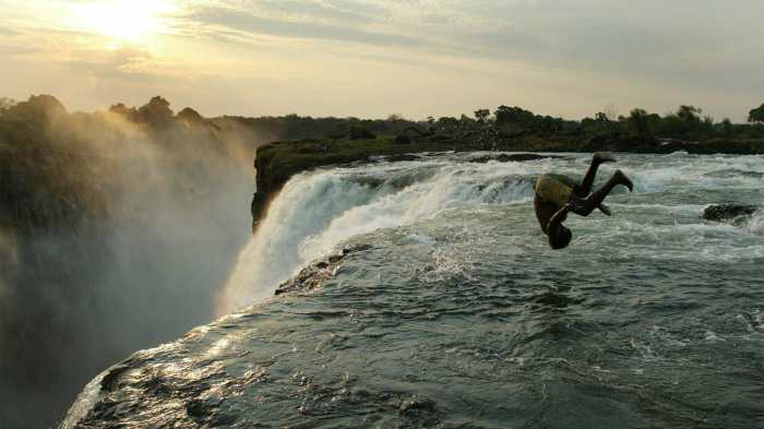 Jelajah Curug Menawan di Puncak