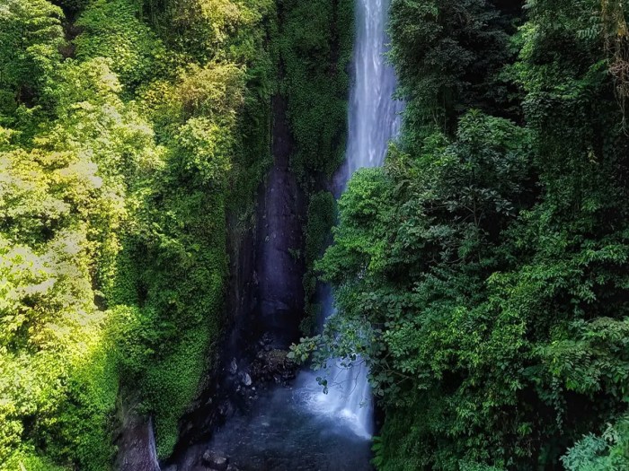 Air Terjun Putuk Truno Pesona Alam Indonesia