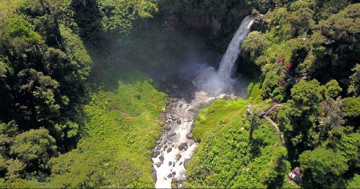 Air terjun telun berasap