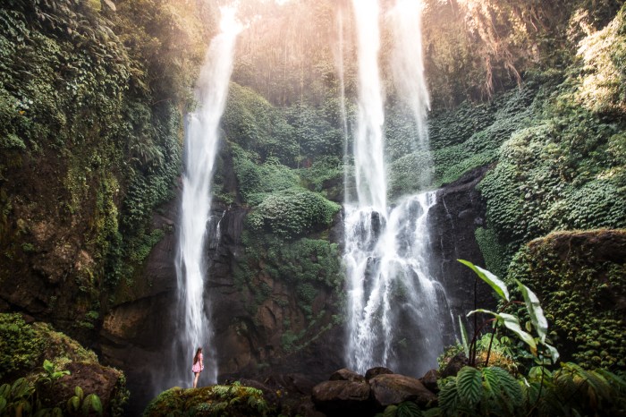 Sekumpul waterfall bali trying perched closer breathtaking rock get