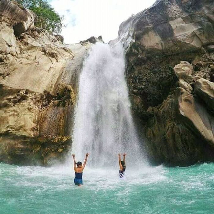 Air terjun mangku sakti