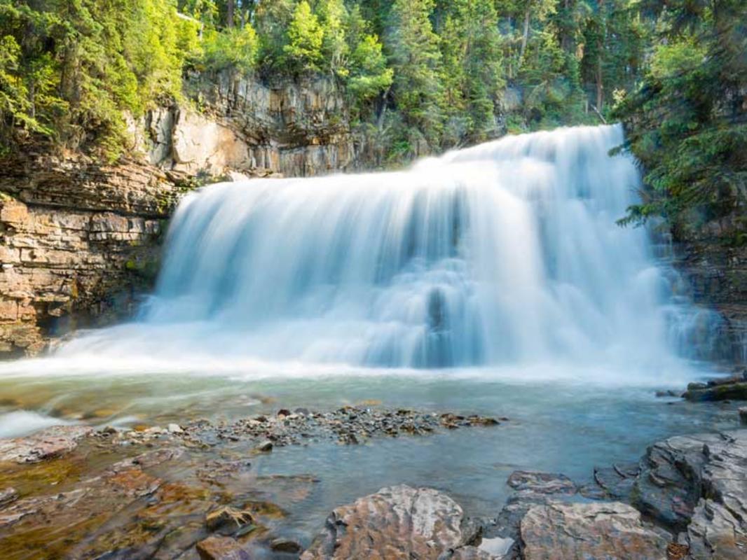 Pesona Air Terjun Montel Keindahan Alam Indonesia