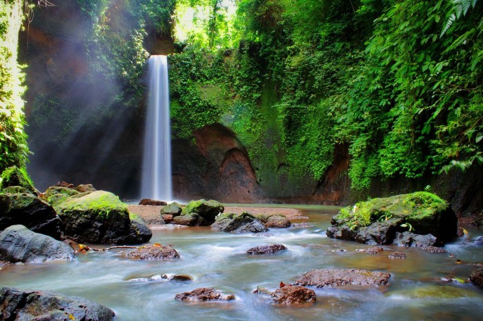 Tibumana waterfall