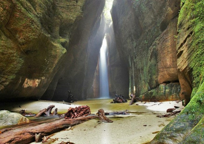 Pesona Air Terjun Lubuk Batang Surga Tersembunyi