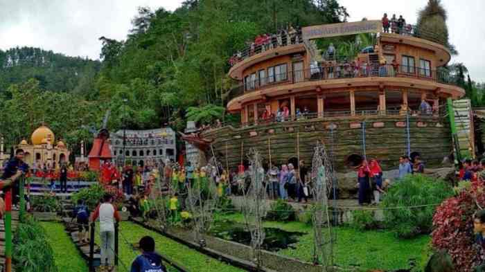 Tawangmangu indonesia waterfall