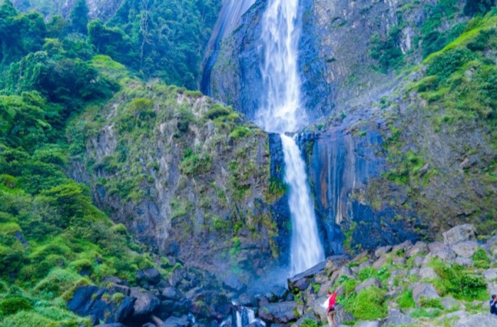 Jelajahi Keindahan Air Terjun Ponot