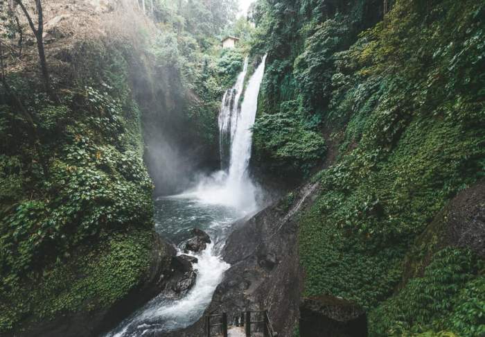 Aling aling waterfall