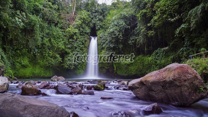 Pesona Air Terjun Sengkuang Keindahan Alam Sumatera