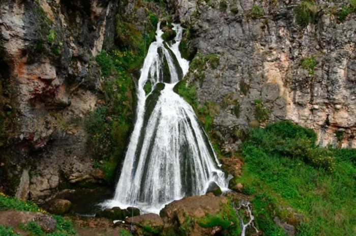 Pesona Air Terjun Pengantin Keindahan Alam yang Memikat