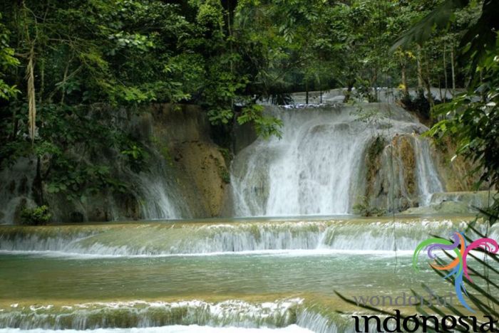 Pesona Air Terjun Moramo Keindahan Alam Sulawesi Tenggara