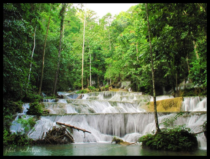 Air terjun moramo