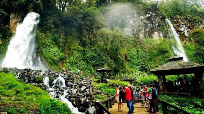 Curug Cibeureum Pesona Air Terjun Jawa Barat