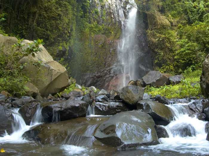 Air terjun yeh mampeh